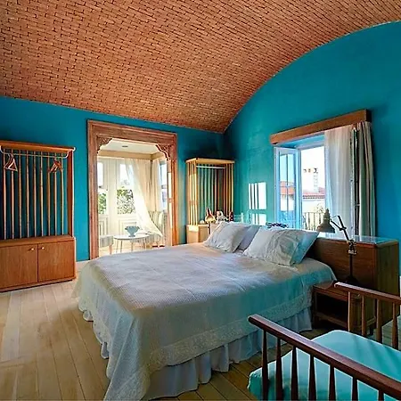 On Alacati Çeşme